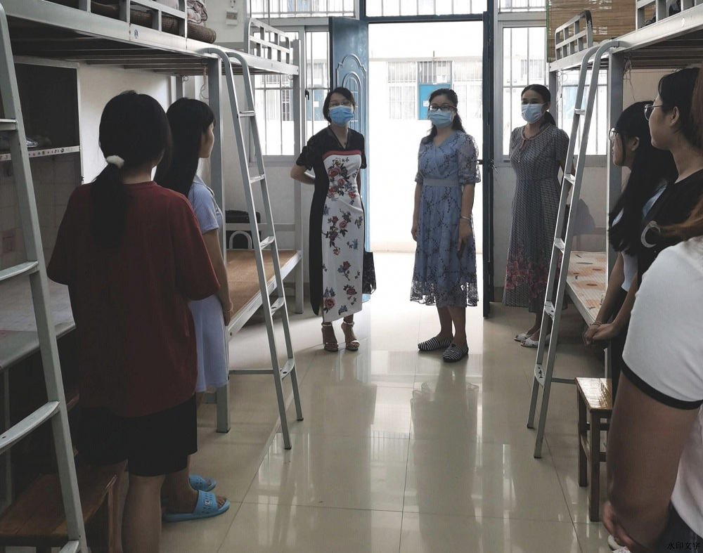 校领导到幼师教育学院全面指导开学工作