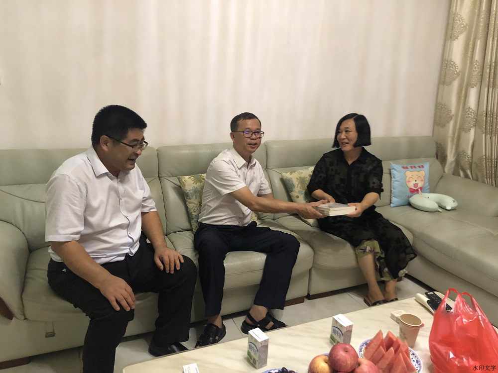 学校纪委冯以宜书记对幼师教育学院领导干部开展廉洁家访活动