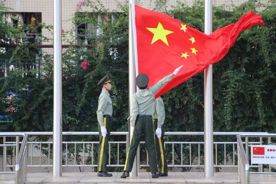 幼师教育学院举行“践行文明礼仪，做文明大学生”主题升旗仪式