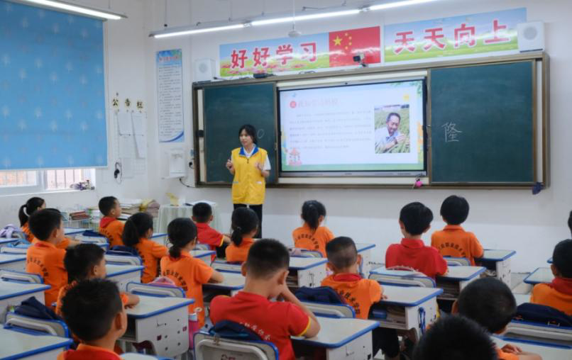 幼师教育学院开展“育劳动之美·铸青春底色”劳动教育课堂活动
