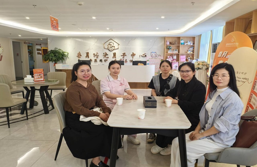 图5 到南宁市喜月时光月子中心开展实习检查