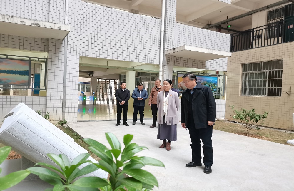 学校领导深入幼师教育学院调研指导“一站式”学生社区建设工作