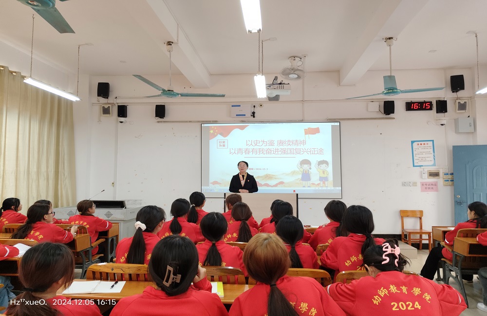 学院院长潘丽莎到幼育2433班开展党员联系班级活动