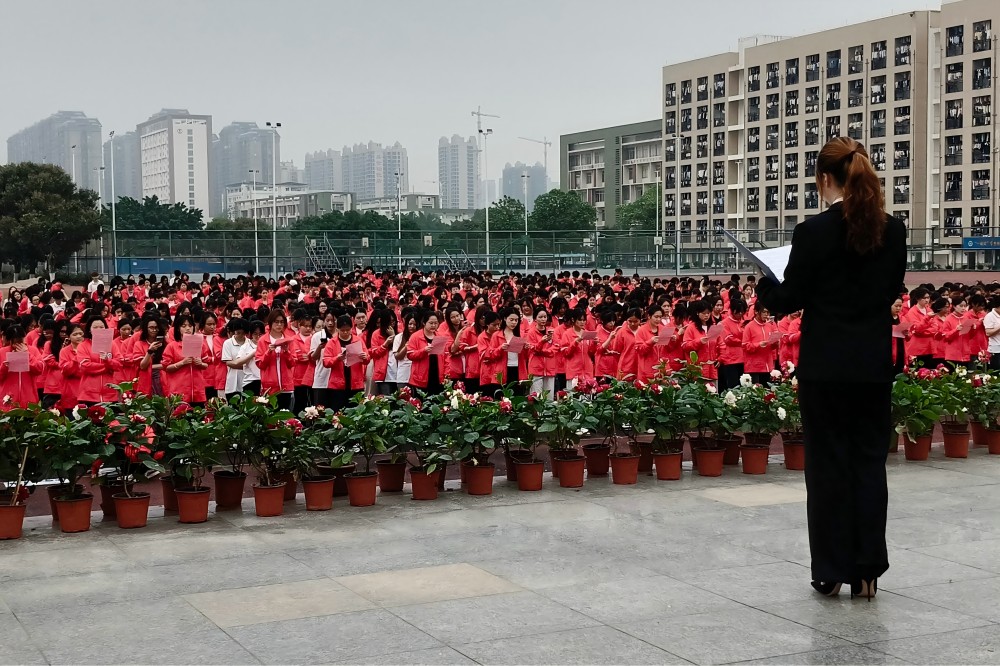 幼师教育学院/轻工纺织学院（筹）“一站式”学生社区开展第14期“五分钟带你读懂中国”晨读活动