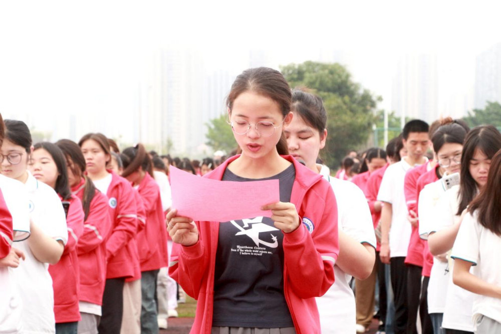 幼师教育学院/纺织服装学院“一站式”学生社区开展第18期晨读活动
