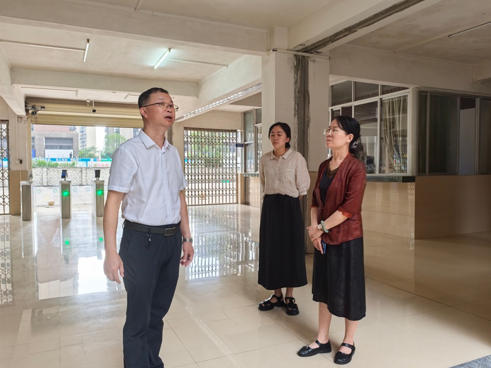学校领导深入幼师教育学院/纺织服装学院指导“一站式”学生社区建设工作