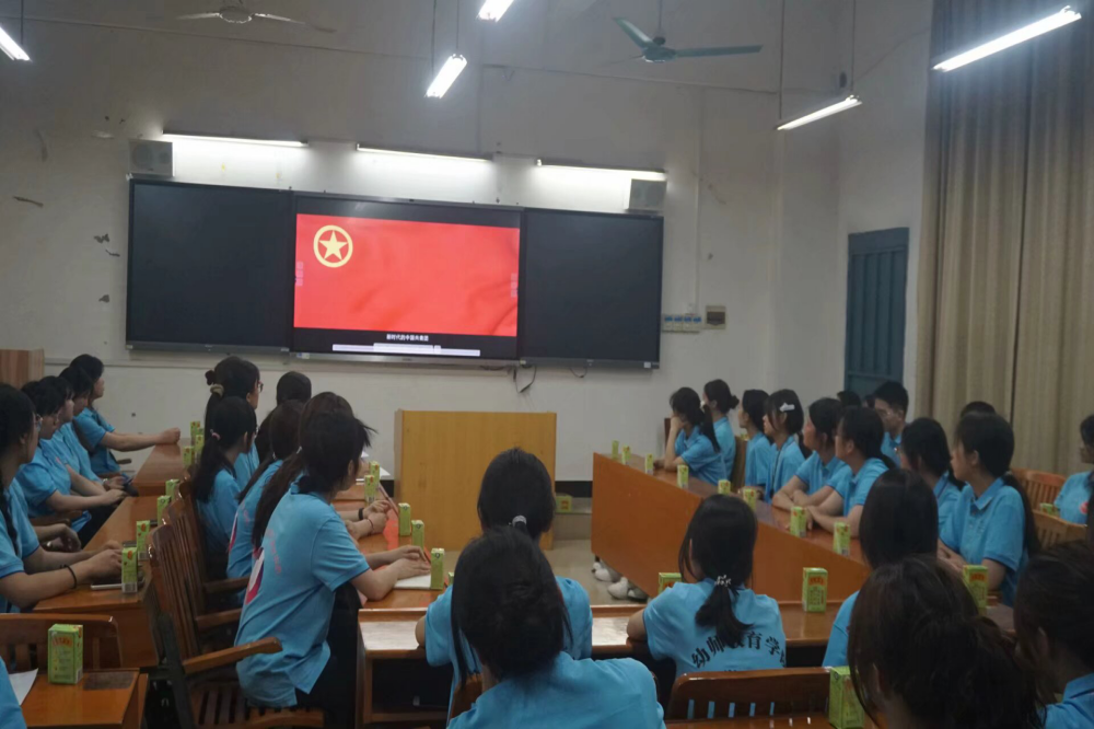 幼师教育学院/纺织服装学院举办“传承五四精神，勇担时代使命”学生干部五四青年座谈会