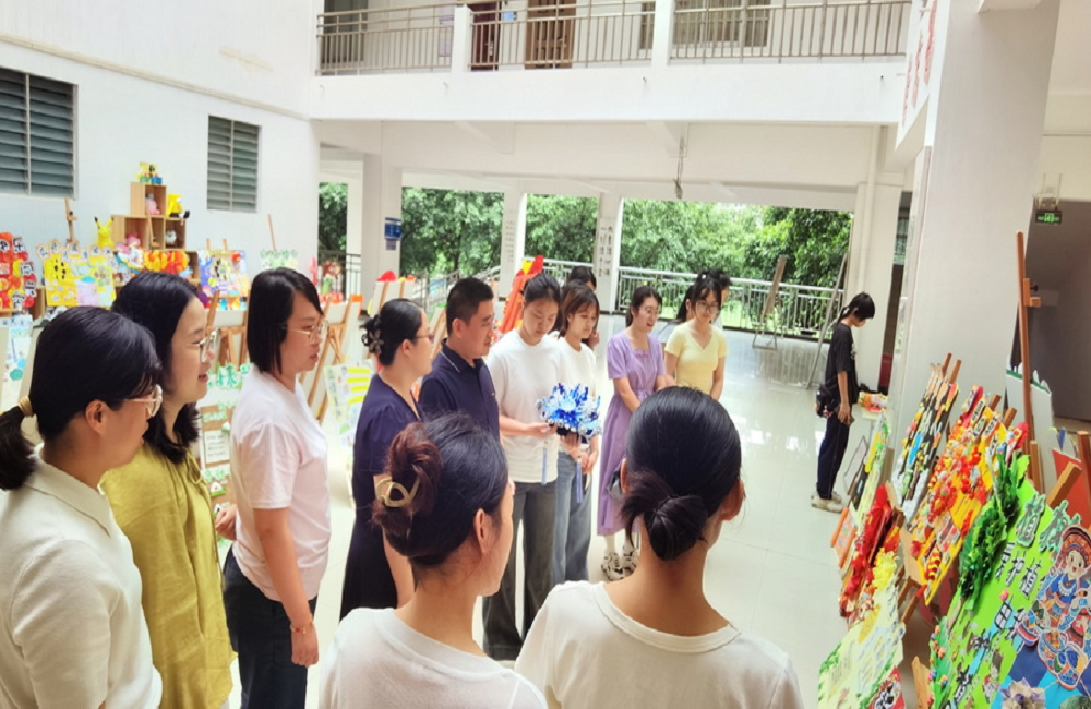 幼师教育学院纺织服装学院学前教育专业举行“幼美杯”环境创设比赛
