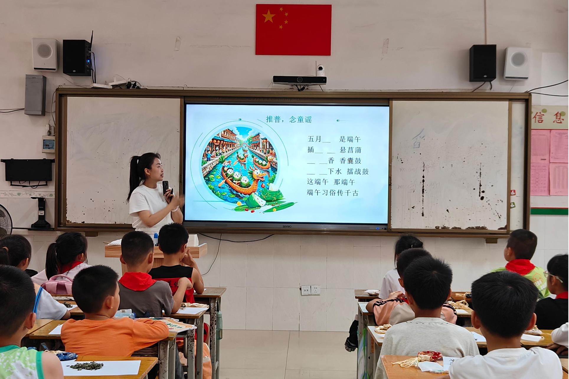 幼师教育学院/纺织服装学院开展“推广普通话 提升语言艺术”志愿服务活动
