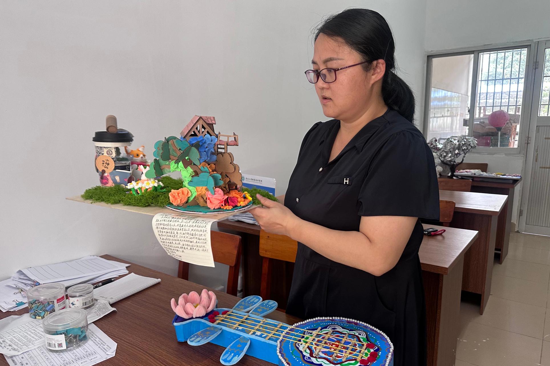 幼师教育学院/纺织服装学院顺利举办第二十二届校园文化艺术节“践行生态理念·绽放青春年华”环保作品创作大赛