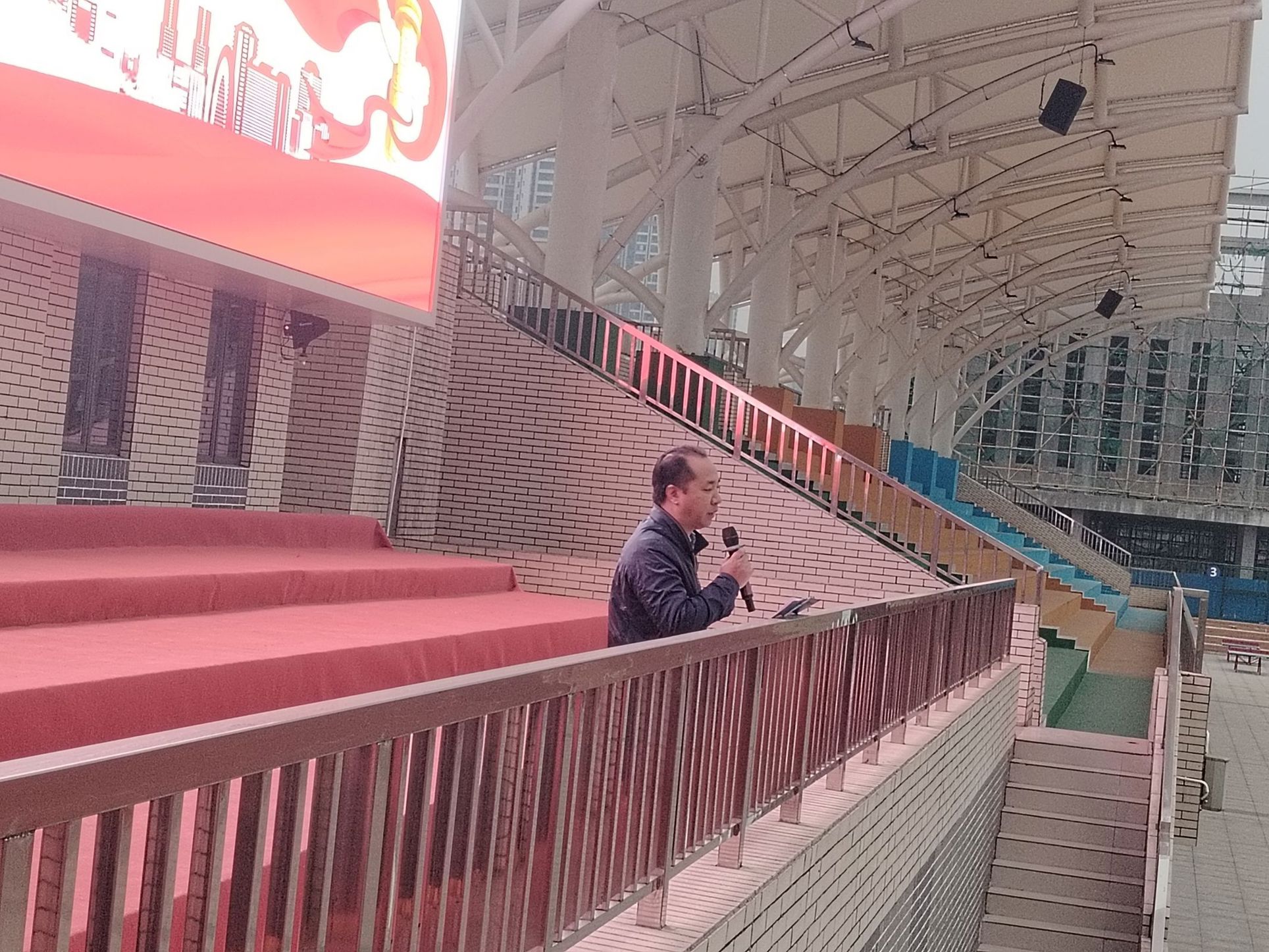医药康养学院开展“创建无烟校园，共享健康生活”的动员宣传活动