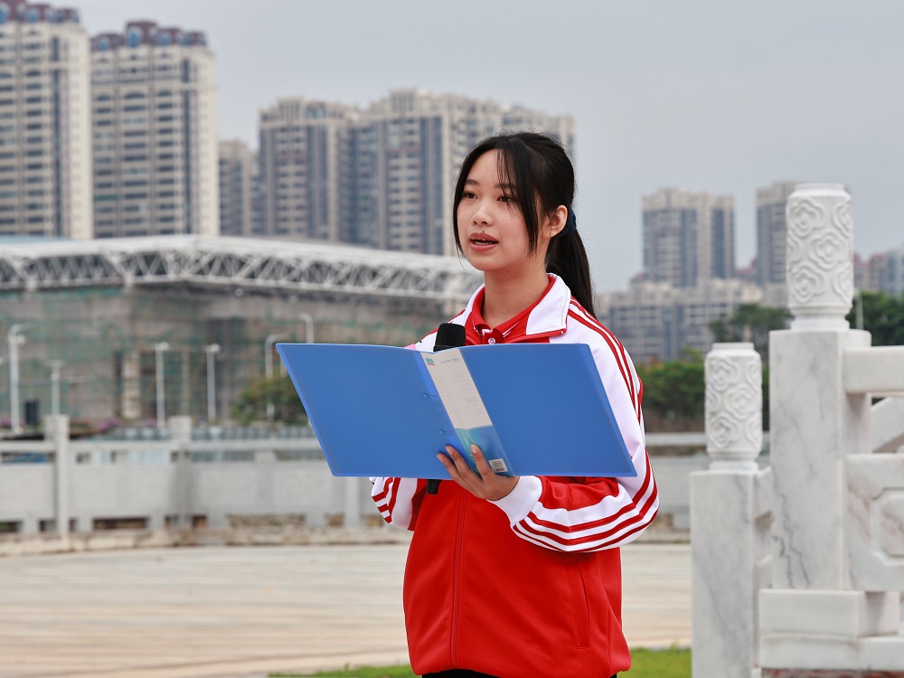学院工作积极分子代表夏敏婕作典型发言.jpg3