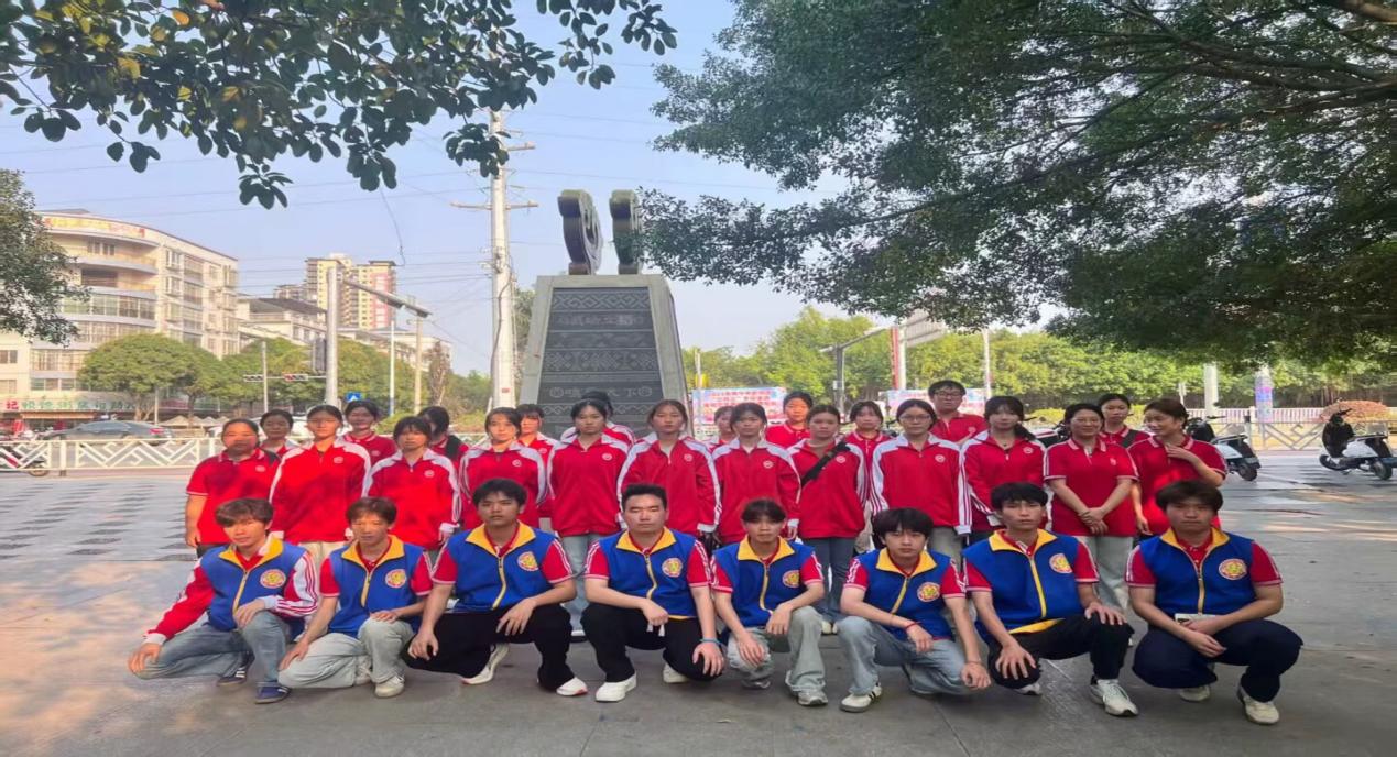 药学2432班团员大合照