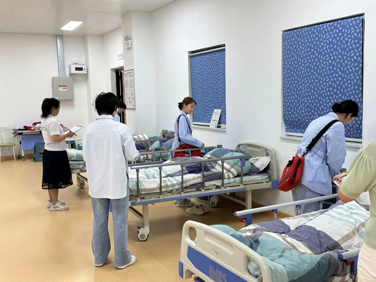 "药护竞技，让爱与专业护航"——医药康养学院第三届养老服务技能比赛圆满落幕