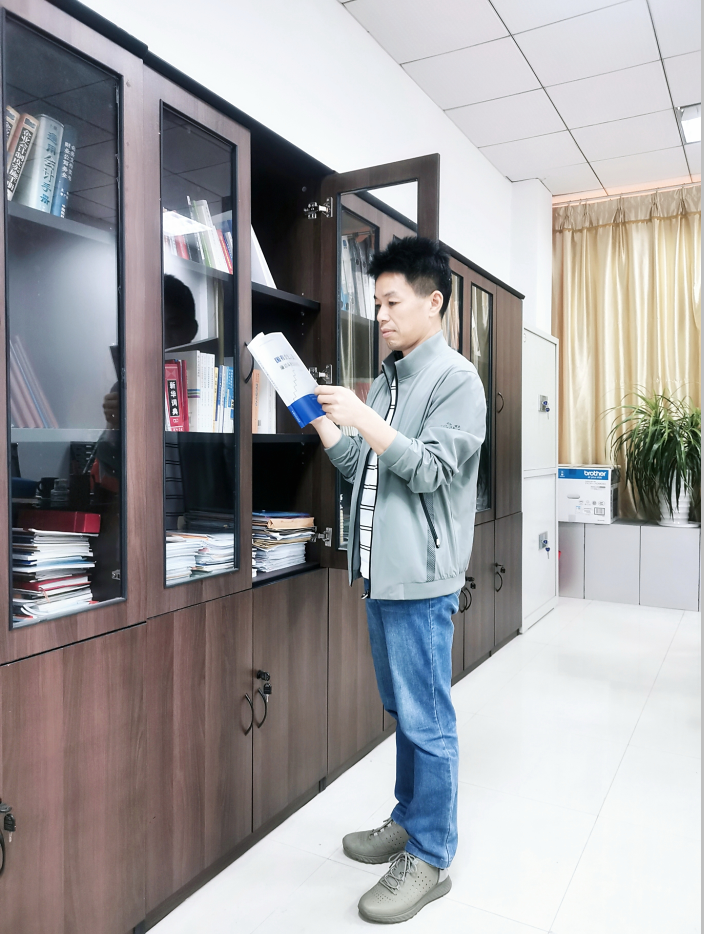 优秀校友——唐黎岚