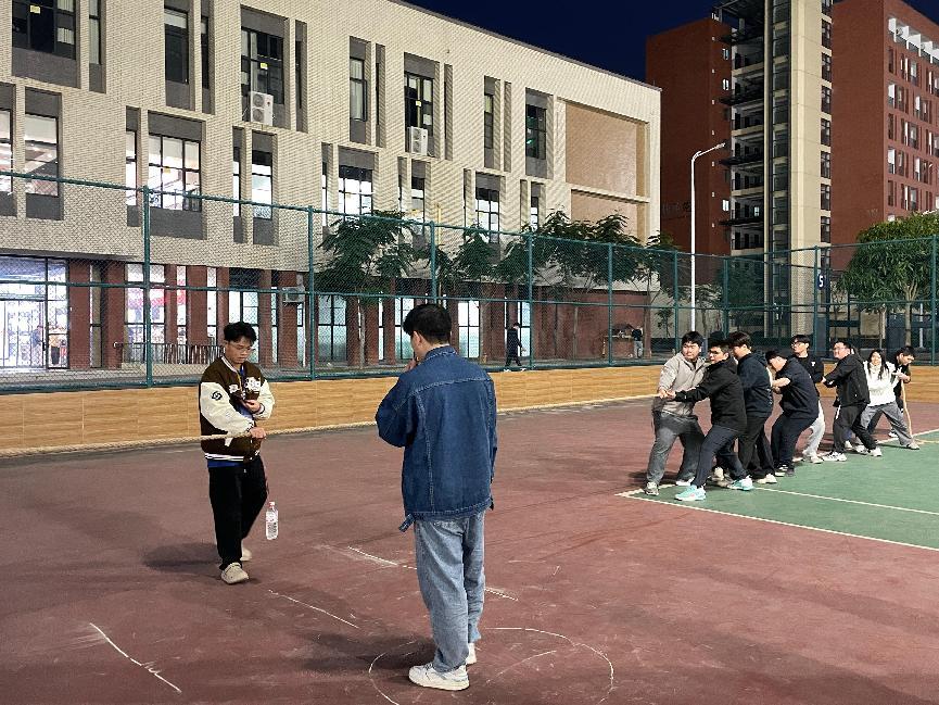 “绳”动青春——装备智造学院拔河比赛拉开帷幕
